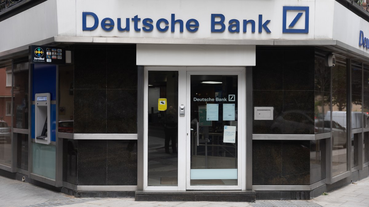 Deutsche Bank sube al 2% su previsión de crecimiento por el turismo y la construcción