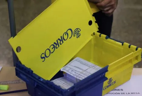 La Fiscalía cambia de postura en el fraude del voto por correo y pide investigarlo
