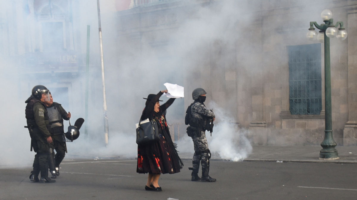 El Gobierno de Bolivia sofoca el intento de golpe de Estado y detiene al que lo encabezó