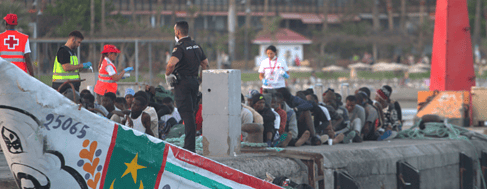 El Gobierno propondrá a las comunidades que acojan a 347 menas de Canarias