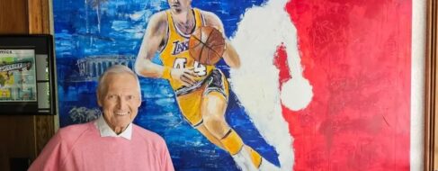 Muere Jerry West, la leyenda que se convirtió en el protagonista del logo de la NBA