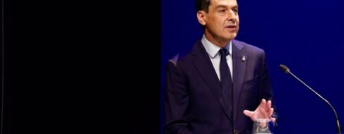 Juanma Moreno y sus consejeros se suben el sueldo por segunda vez en un año