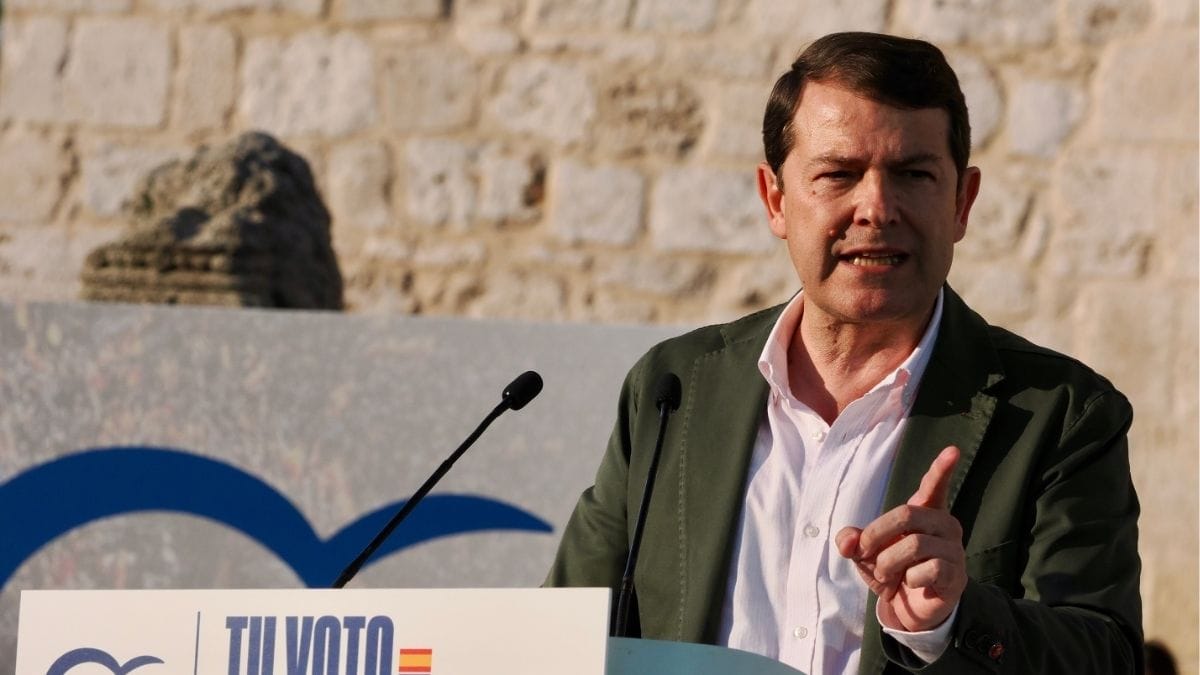 La Junta Electoral abre expediente sancionador a Mañueco por vender logros en campaña