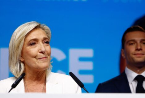 El escrutinio confirma el triunfo de Le Pen en Francia y el desplome de la lista de Macron
