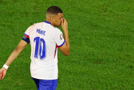 Mbappé sufre una fractura nasal, pero no será operado