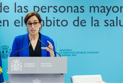 Mónica García anuncia un nuevo plan de Atención Primaria para retener el talento