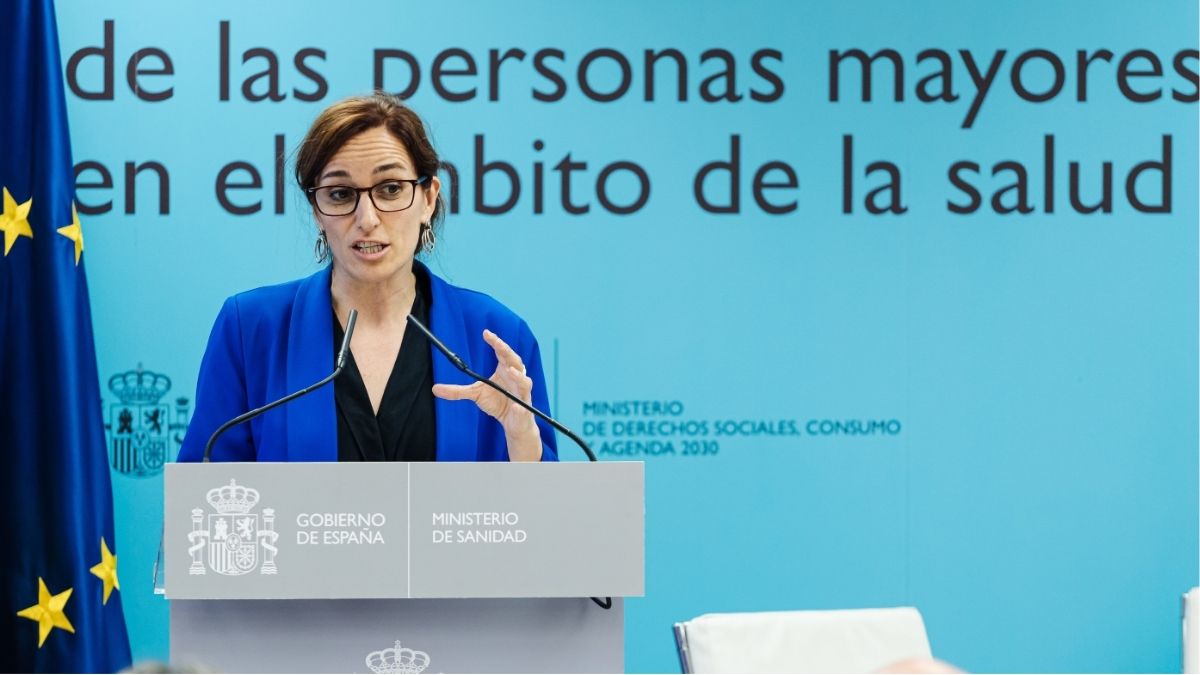 Mónica García anuncia un nuevo plan de Atención Primaria para retener el talento