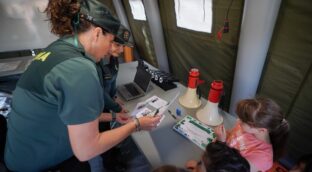 Polémica en la Guardia Civil tras eliminar de sus normas la palabra «mujer» referida al embarazo