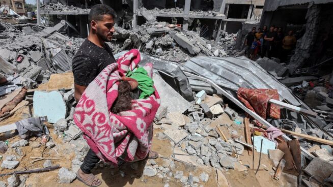 Un ataque israelí contra una escuela de la UNRWA en Gaza se salda con 27 muertos