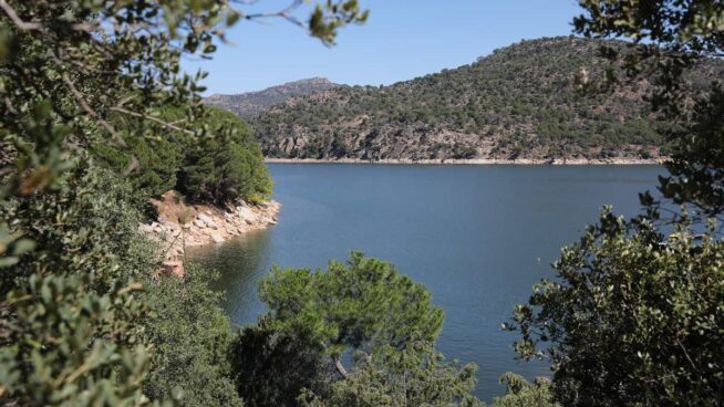 Desaparece un joven de 18 años mientras se bañaba en el pantano de San Juan (Madrid)