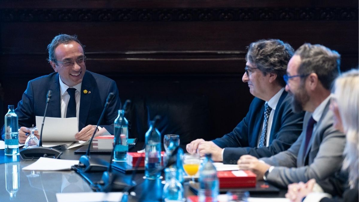 El Parlamento catalán habilita la primera quincena de agosto para la investidura