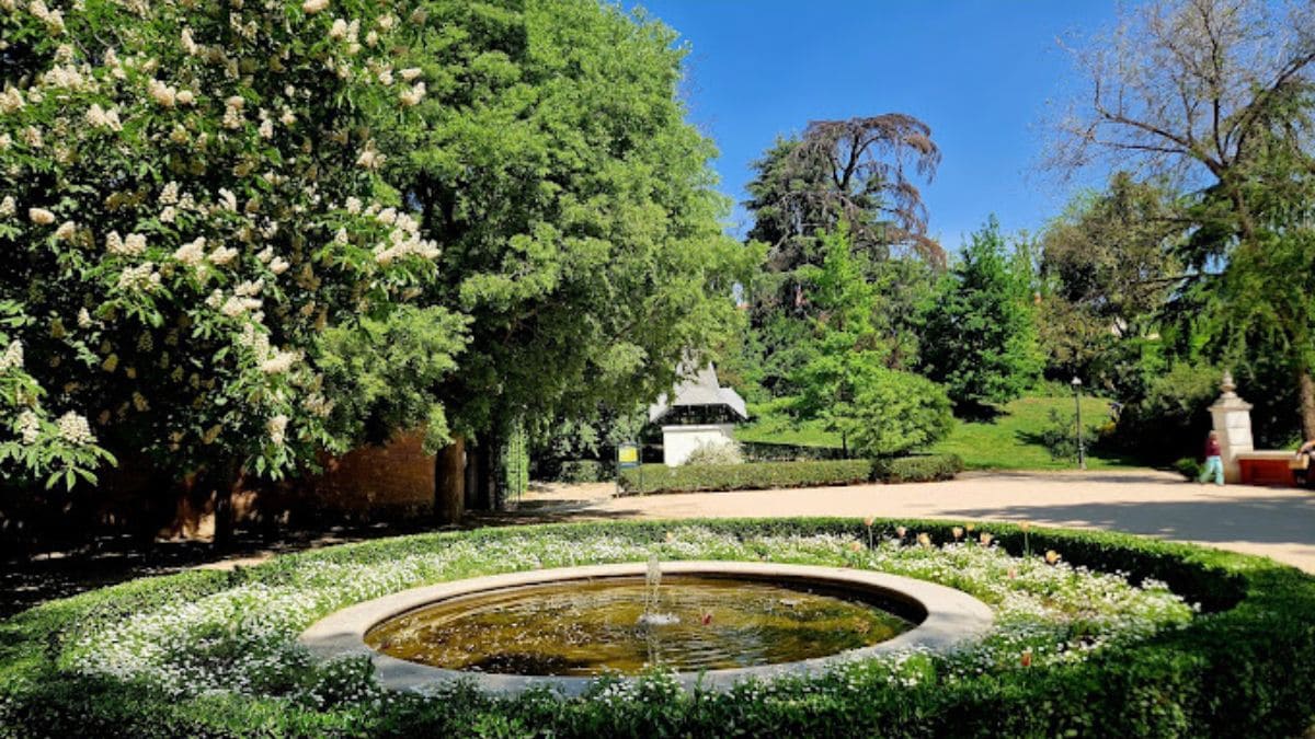 Este es el parque de Madrid donde refugiarte del calor y que parece un oasis