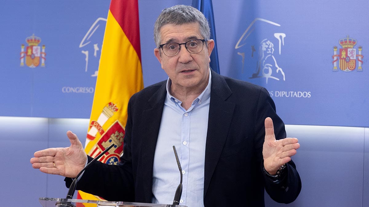 El PSOE acusa a Ayuso de reunirse con Milei solamente «por jorobar»