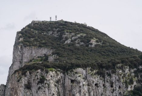 Gibraltar denuncia la entrada de una patrullera de la Guardia Civil en las aguas en litigio