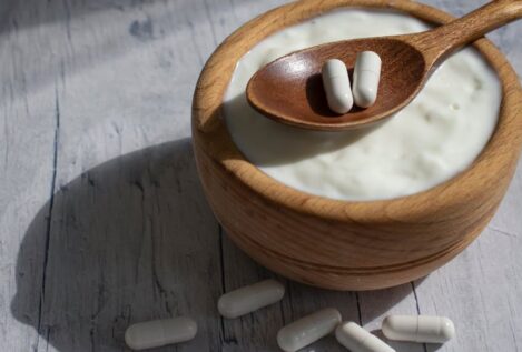 Probióticos, yogures, alimentos fermentados… ¿pueden ayudar cuando tomamos antibióticos?