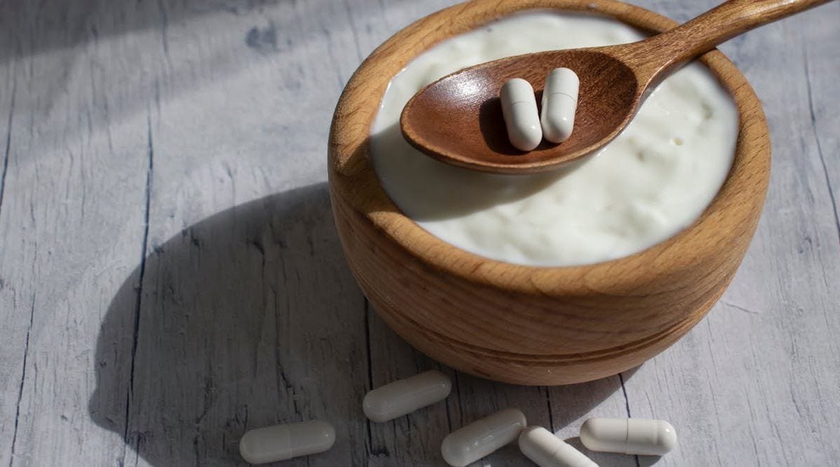 Probióticos, yogures, alimentos fermentados… ¿pueden ayudar cuando tomamos antibióticos?