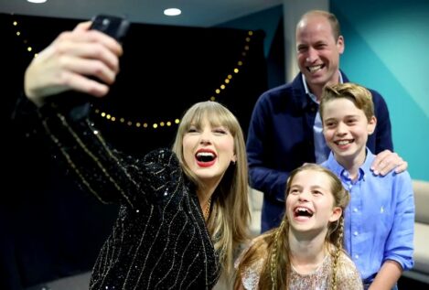 Lo que esconde la sonrisa del príncipe Guillermo en su foto junto a Taylor Swift