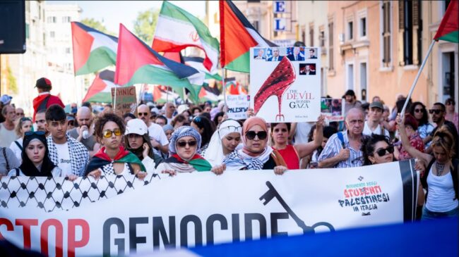 Decenas de miles de israelíes vuelven a tomar las calles para protestar contra Netanyahu