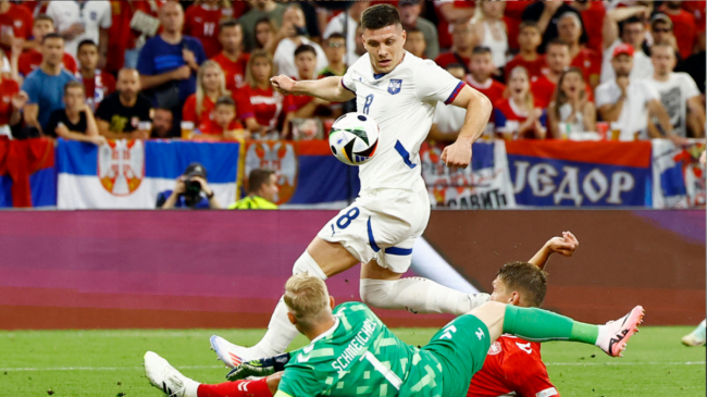 Dinamarca empata con Serbia y se enfrentará a Alemania en octavos de final de la Eurocopa