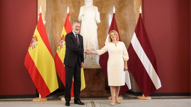 El PSOE admite que es «chocante» que ningún ministro acompañe al Rey en su viaje al Báltico