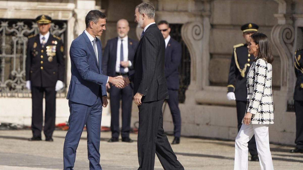 Sánchez felicita a Felipe VI por sus diez años «sirviendo a España» con «ejemplaridad»