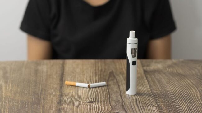 Expertos reivindican «la evidencia científica» del vapeo como solución frente al tabaquismo