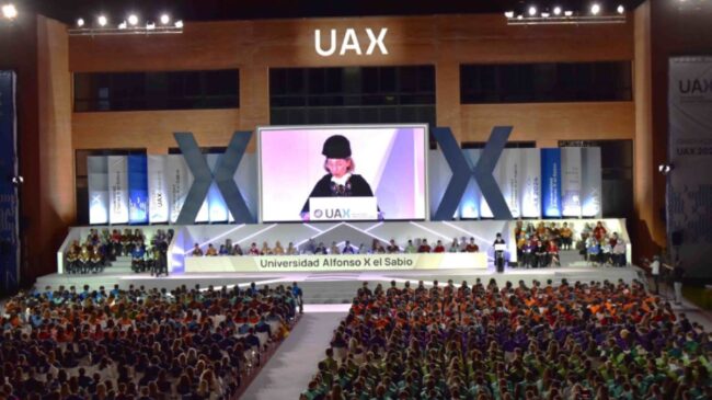 7.000 estudiantes de la UAX se graduan apadrinados por Quirónsalud y Salesforce