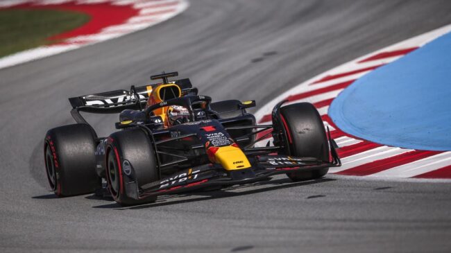 Max Verstappen reina en Barcelona con Sainz sexto y Alonso, sin puntos