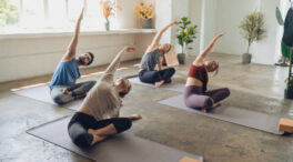 El yoga es una práctica integral que va más allá del ejercicio físico: nuevas formas de practicarlo