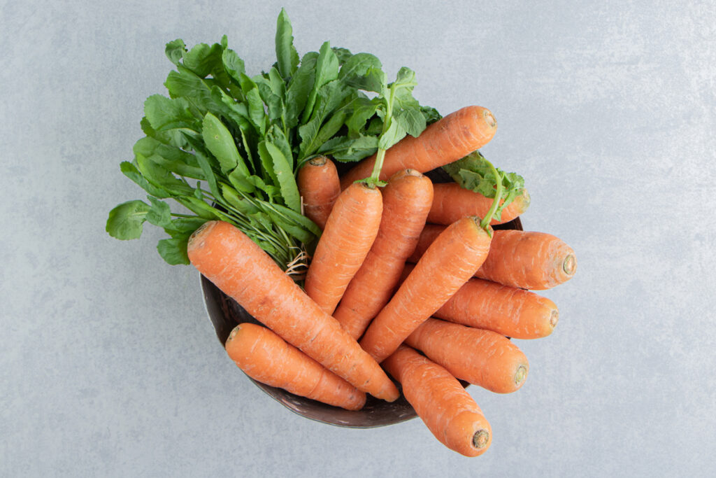 Las zanahorias son uno de los alimentos más beneficiosos para protegerse del sol. (Fuente: Freepik/azerbaijan_stockers)