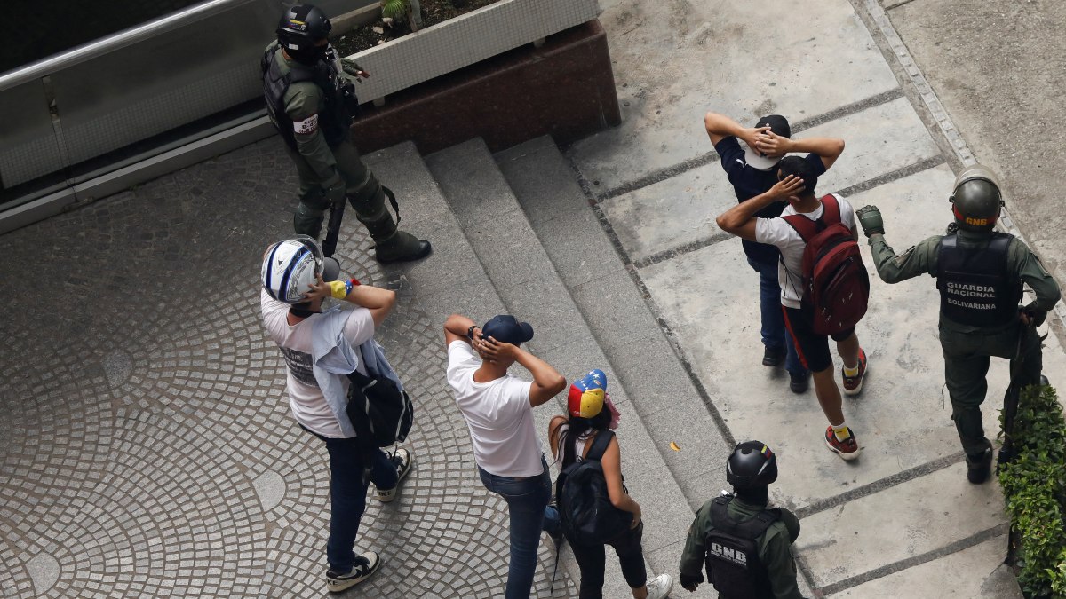 La Fiscalía de Venezuela eleva a más de 1.000 la cifra de detenidos durante las protestas