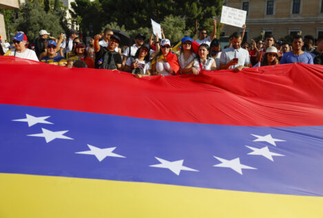 El chavismo no se da por derrotado en Venezuela y contraataca con sondeos dudosos