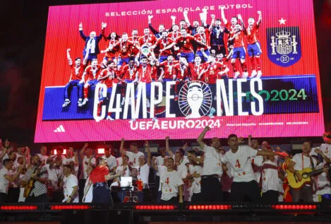 España baila al ritmo de la selección: así ha sido la celebración de los campeones en Cibeles