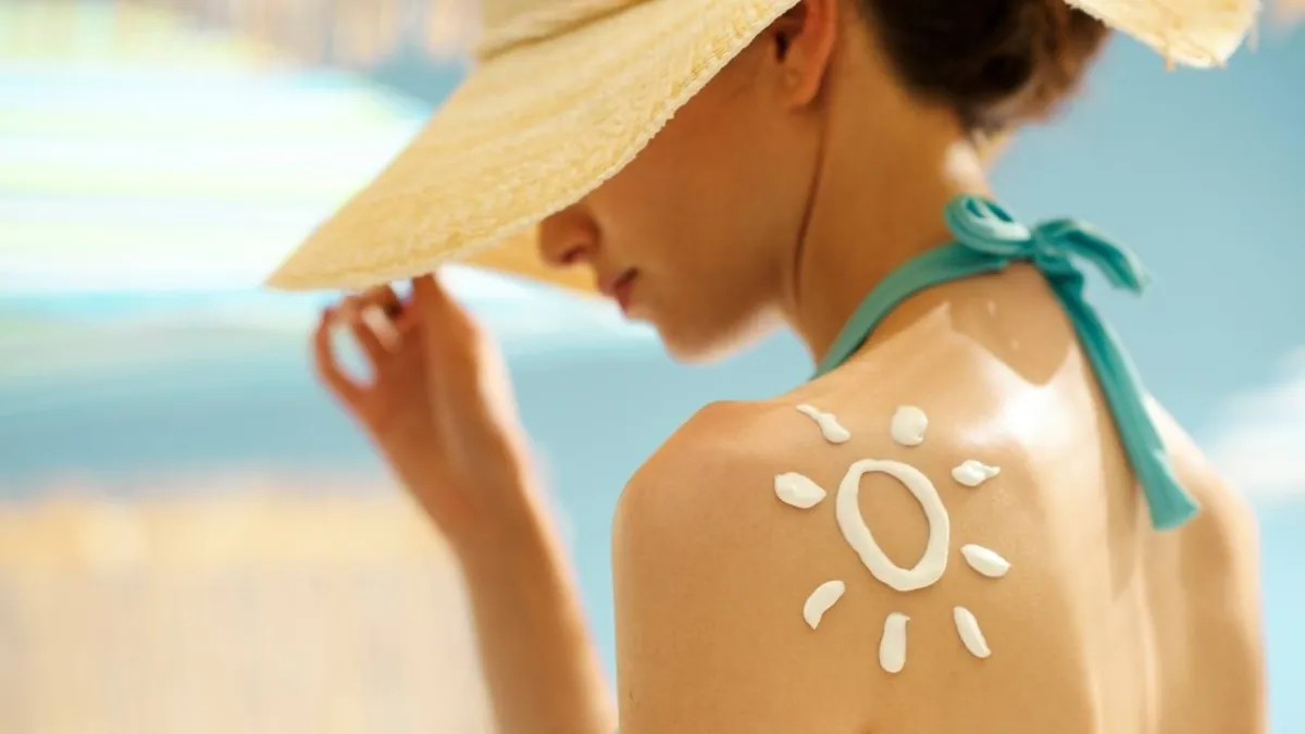 Acabamos con los mitos del sol en verano: el bronceado saludable no existe
