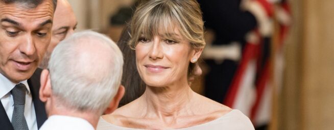 El juez aclara que hay más contratos por los que Begoña Gómez debe seguir investigada