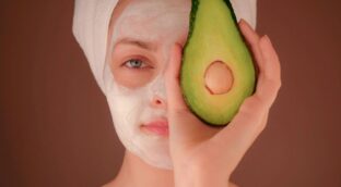 Dieta mediterránea: los diez beneficios del aguacate