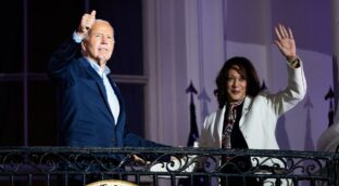 Biden renuncia a las elecciones de EEUU y apoya a Harris como candidata demócrata