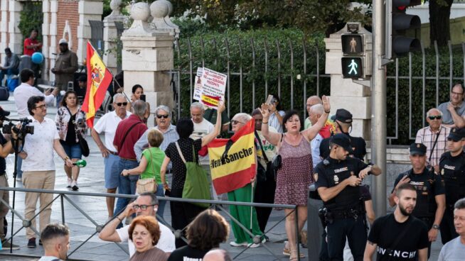 El abogado de Begoña Gómez dice que «está perfectamente, como las personas inocentes»