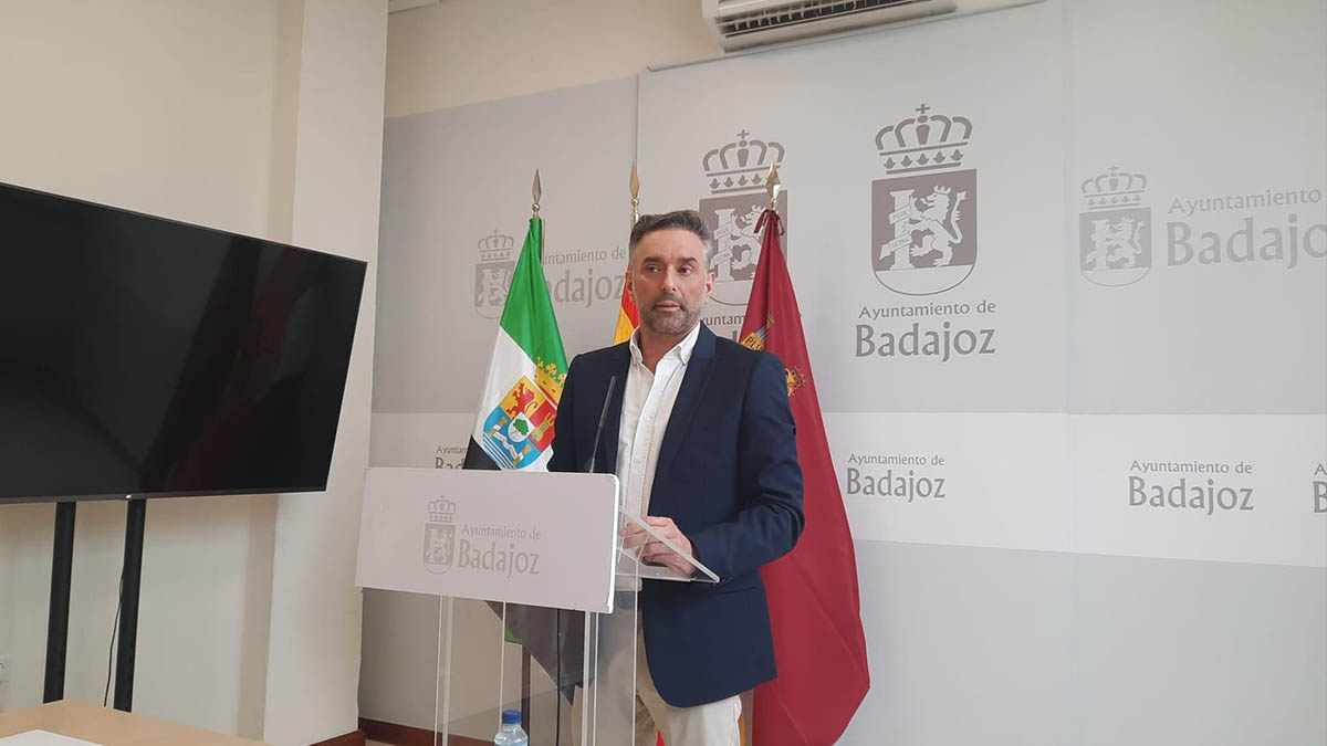Un concejal de Vox en Badajoz abandona el partido y continuará como no adscrito