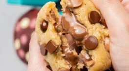 El secreto de las 'crumbl cookies' perfectas: crujientes por fuera, suaves por dentro