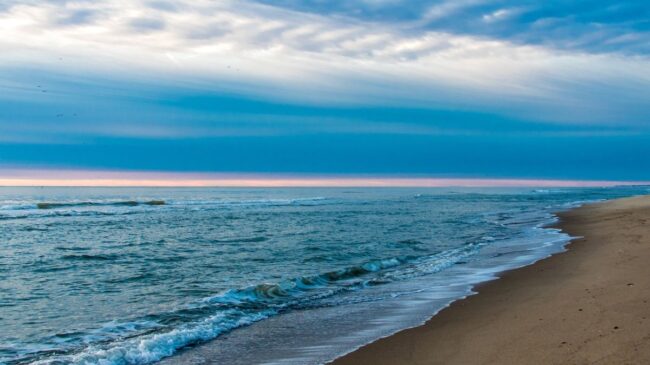 Una dana deja este lunes en España temperaturas elevadas y tormentas fuertes