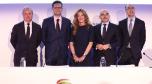 Oughourlian bloquea la televisión de Prisa pese a que Moncloa garantiza una licencia en abierto