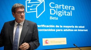 El Gobierno crea una 'app' para racionar el acceso de los adultos al porno: 30 pases al mes