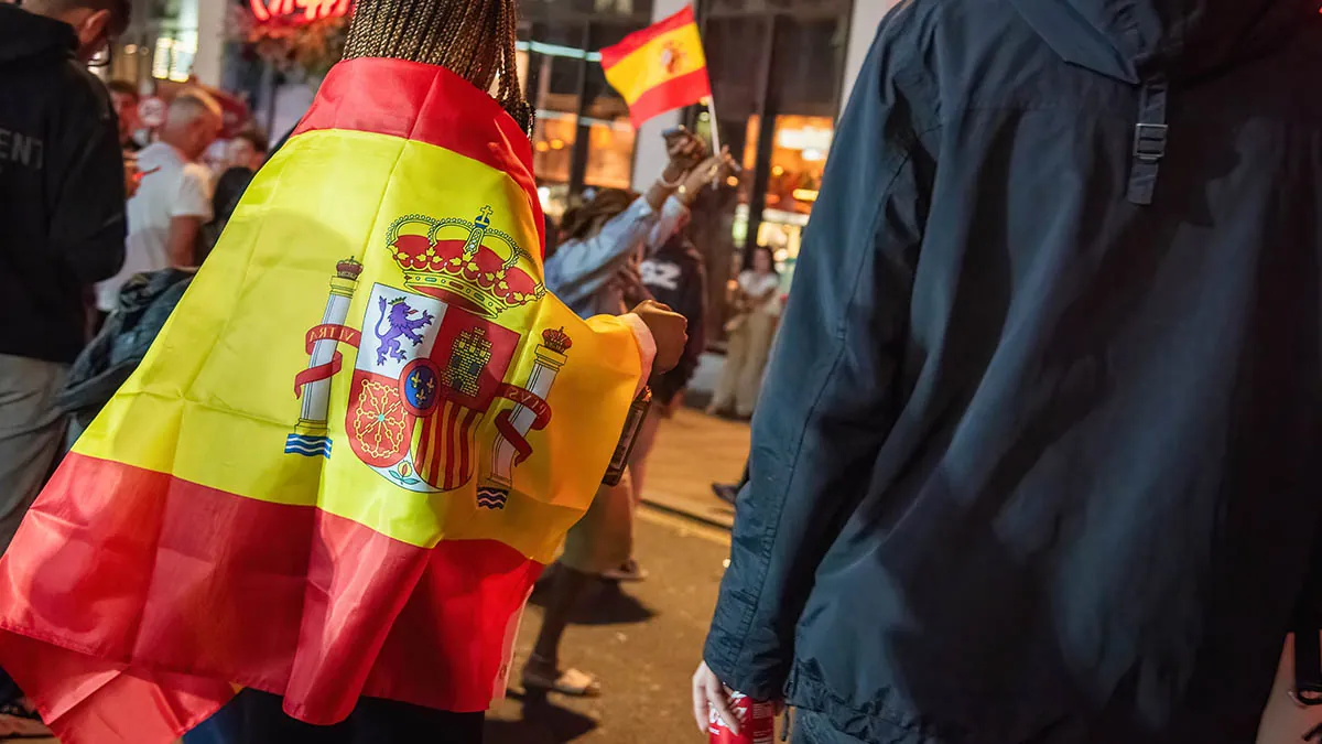 Bildu se abstiene de condenar la agresión a una joven que portaba una bandera de España