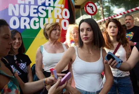 Podemos se mofa de la derogación 'fake' de la 'ley mordaza' de Díaz: «Anuncia los anuncios»