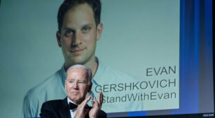 Rusia condena a 16 años de prisión a un periodista de EEUU acusado de espionaje