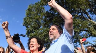 Junqueras, Turull y otros dirigentes de ERC y Junts reciben a Marta Rovira en España