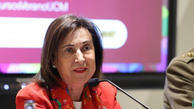 Margarita Robles ve prematuro planificar el envío de soldados a Ucrania