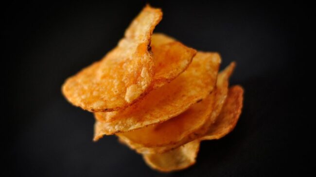 La UE obliga a la retirada de unas patatas fritas sabor jamón por riesgos para la salud