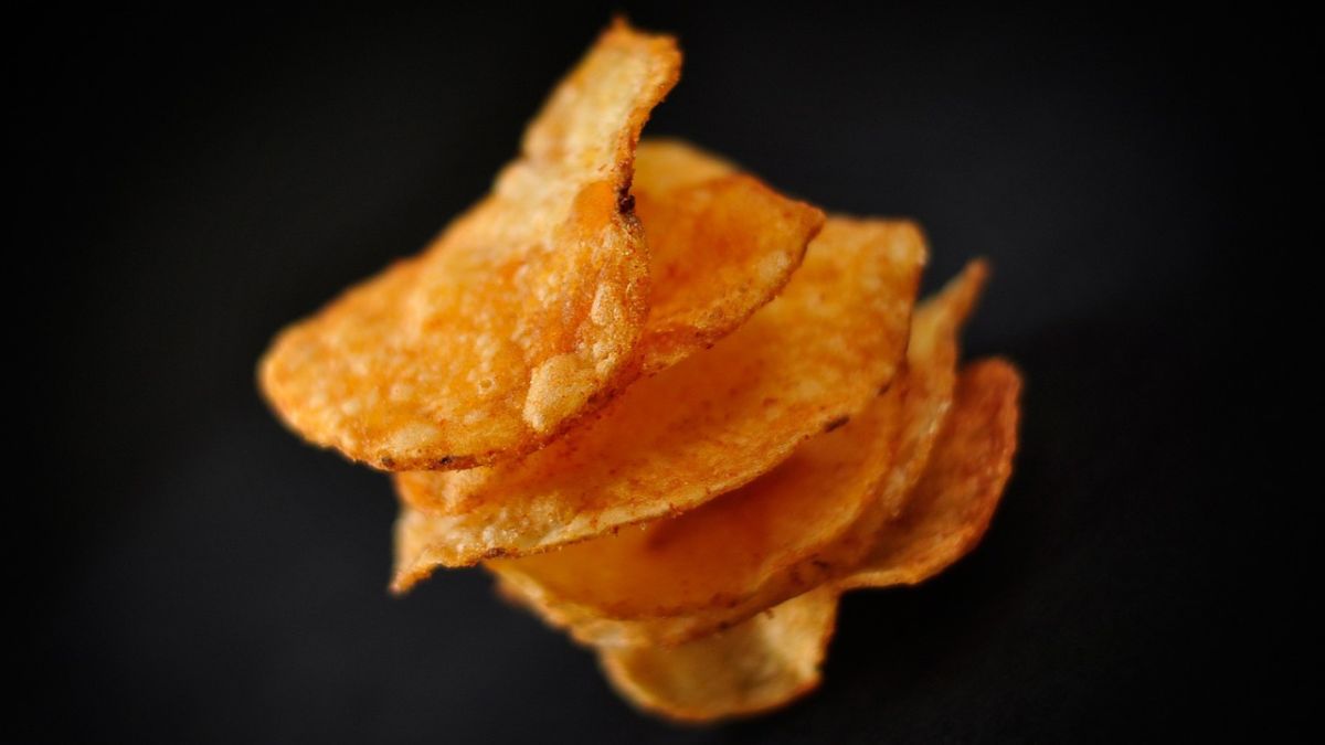 La UE obliga a la retirada de unas patatas fritas sabor jamón por riesgos para la salud